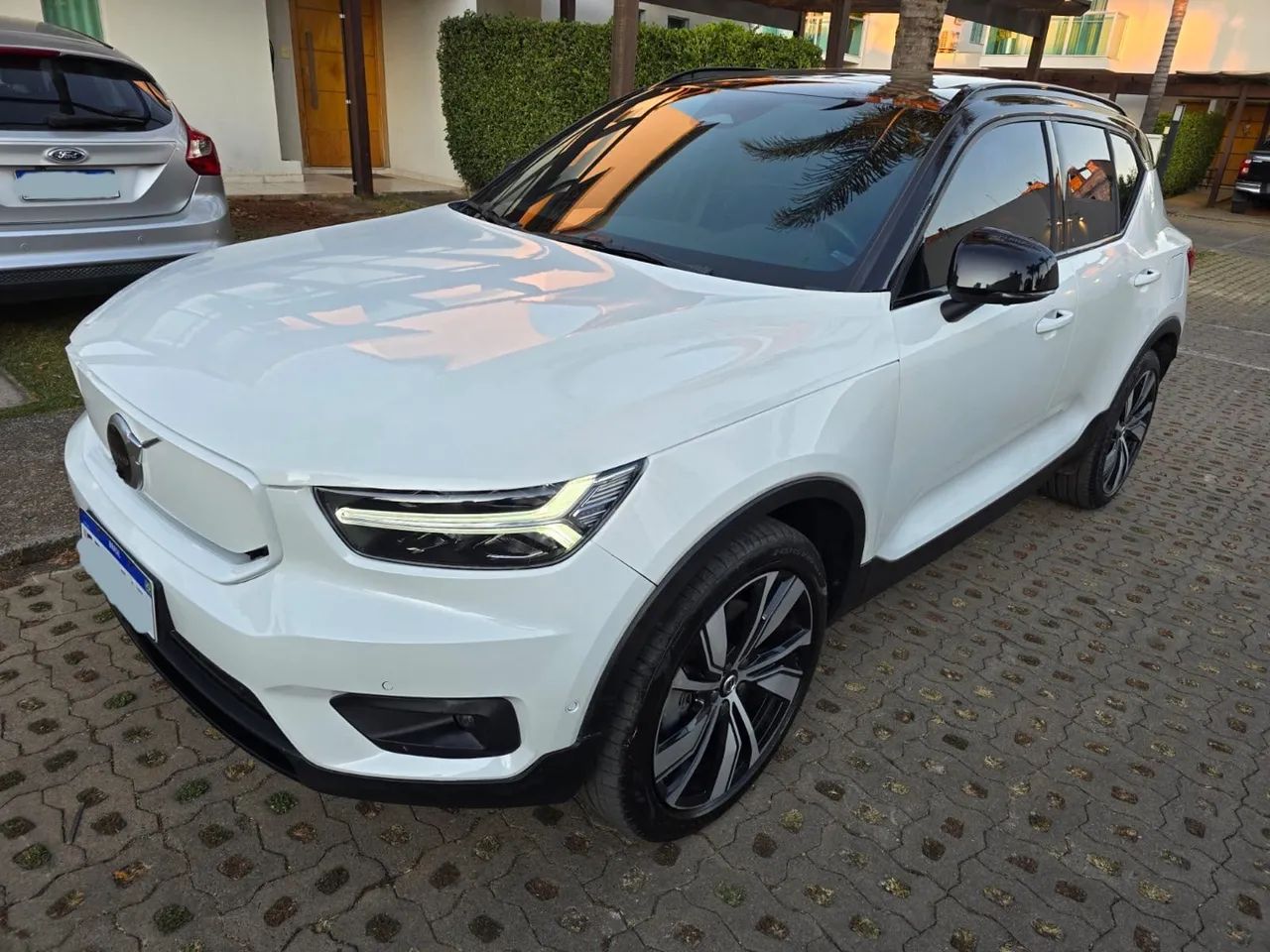 Vendo Volvo XC40 Recharge Pure 100% eletrica - 24 MIL KM RODADOS | 45 mil abaixo da fipe