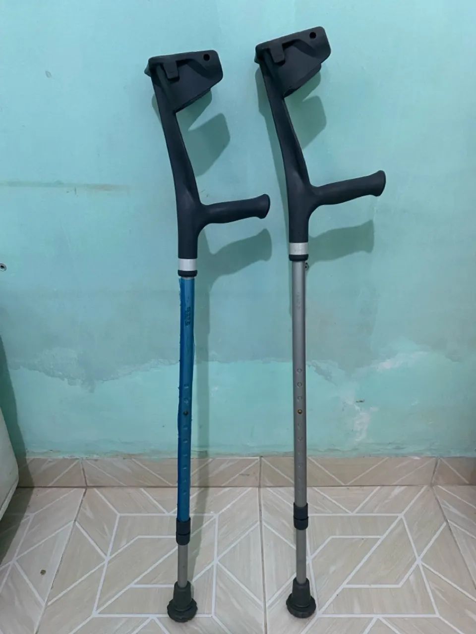 Muletas para auxiliar na locomoção - Foto 3