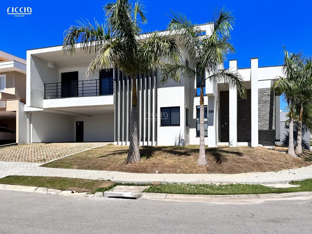 Casa Impecável à venda no Urbanova SJC - Cond. Monte Carlo - com 4 Suítes + Escritório/5 S