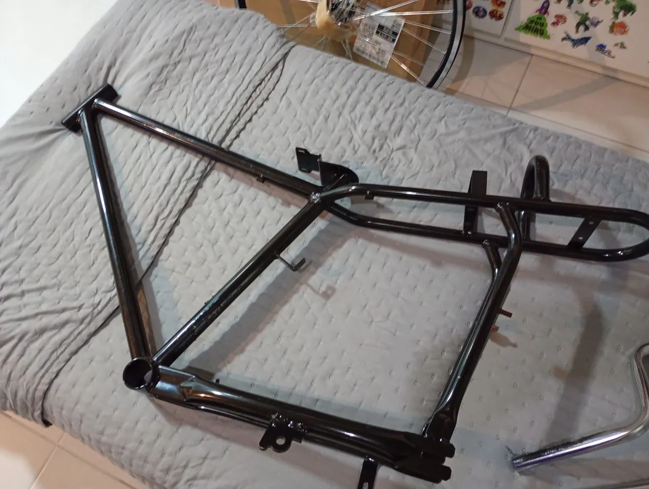 Quadro de bicicleta aro 26, Garfo,mesa,guidão rodas e peneus - Foto 5