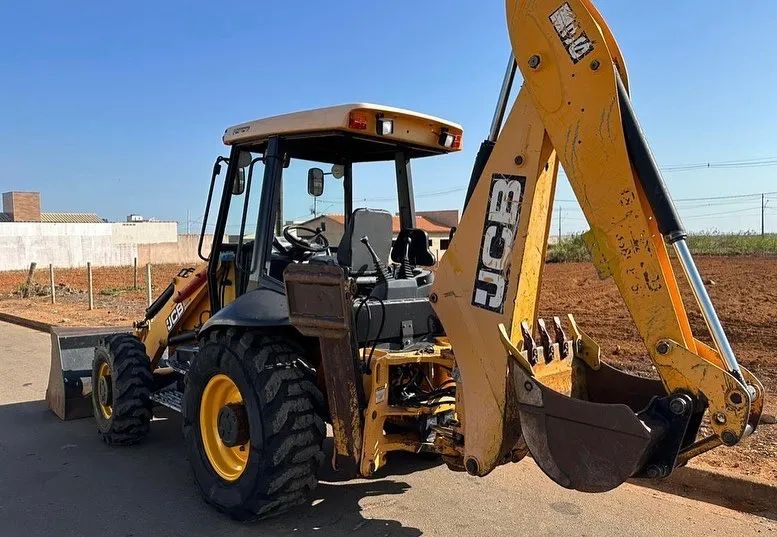 RETROESCAVADEIRA JCB 3C 4x4 2013 - Foto 3