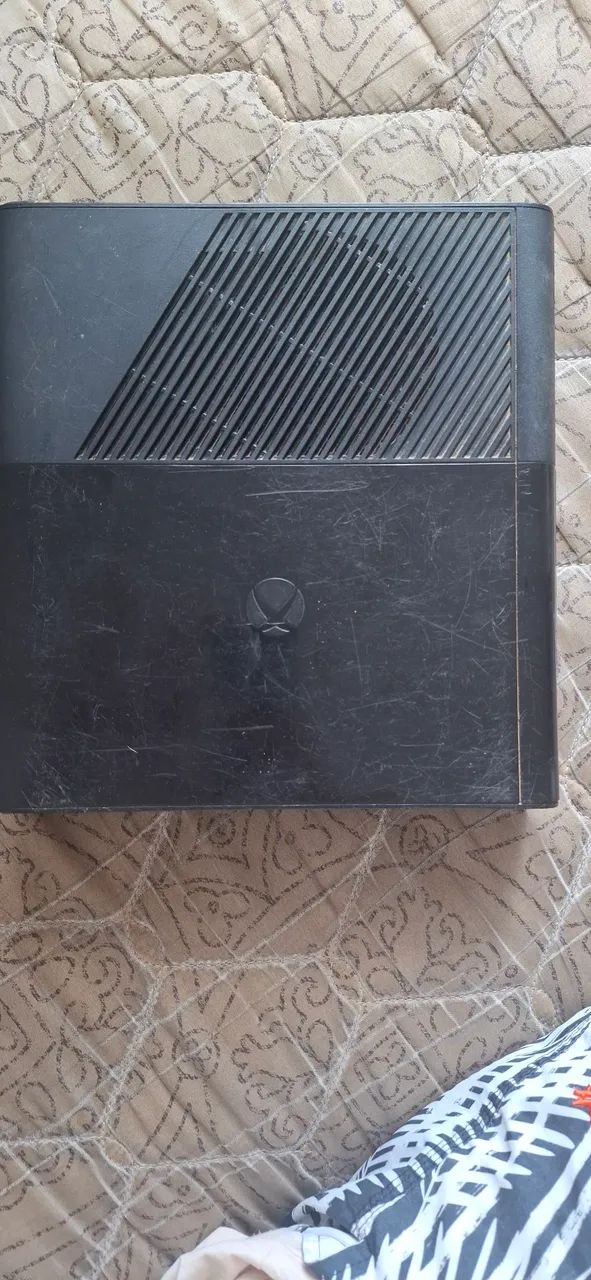 Vendo Xbox 360 com defeito de luz vermelha  - Foto 2
