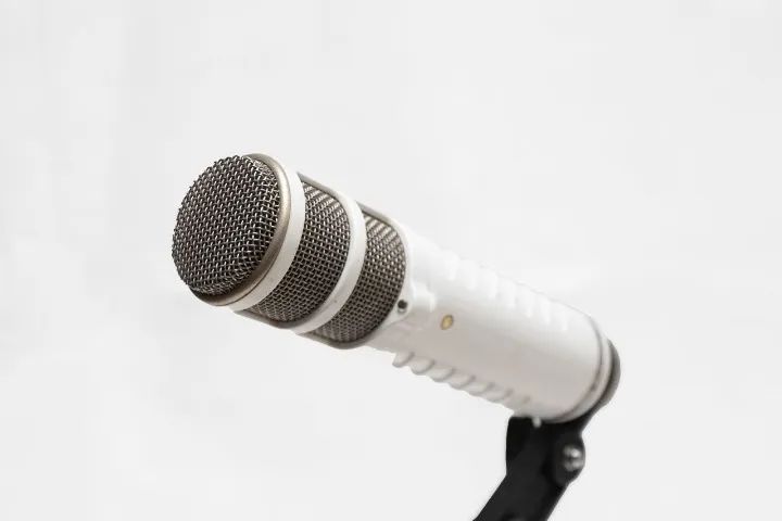 Microfone Rode Podcaster Branco - Foto 2