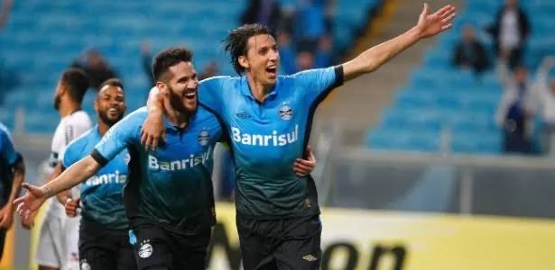 Camiseta degrade de jogo 2015 Grêmio Geromel Umbro tam G - Roupas