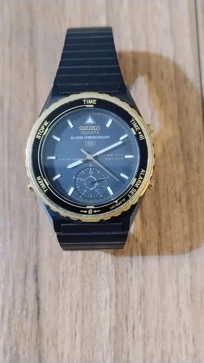 Seiko 5 v600