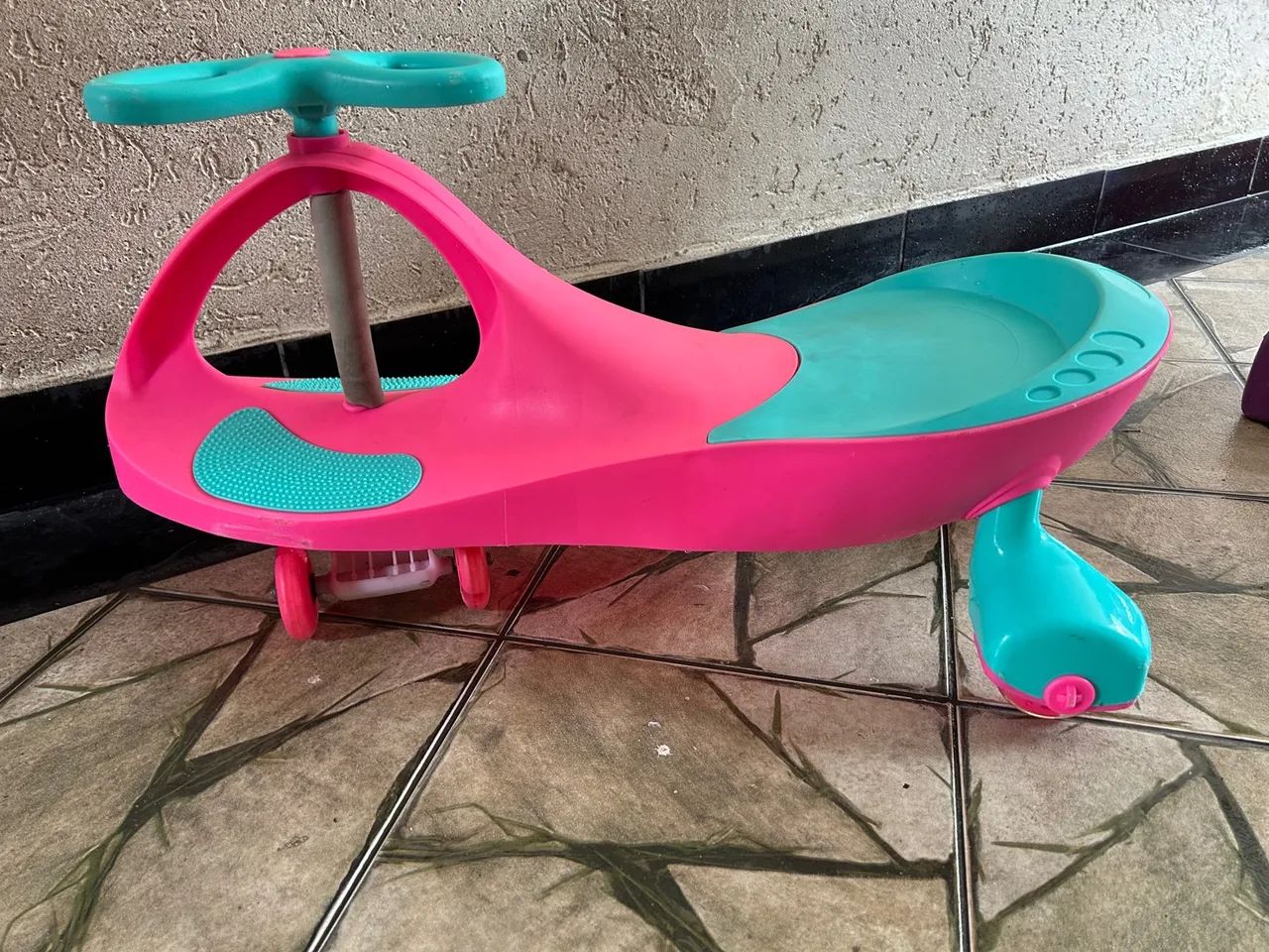 Carrinho gira gira rolimã 