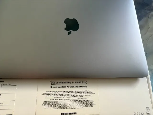 Macbook Air M1 - Com caixa e excelente estado!