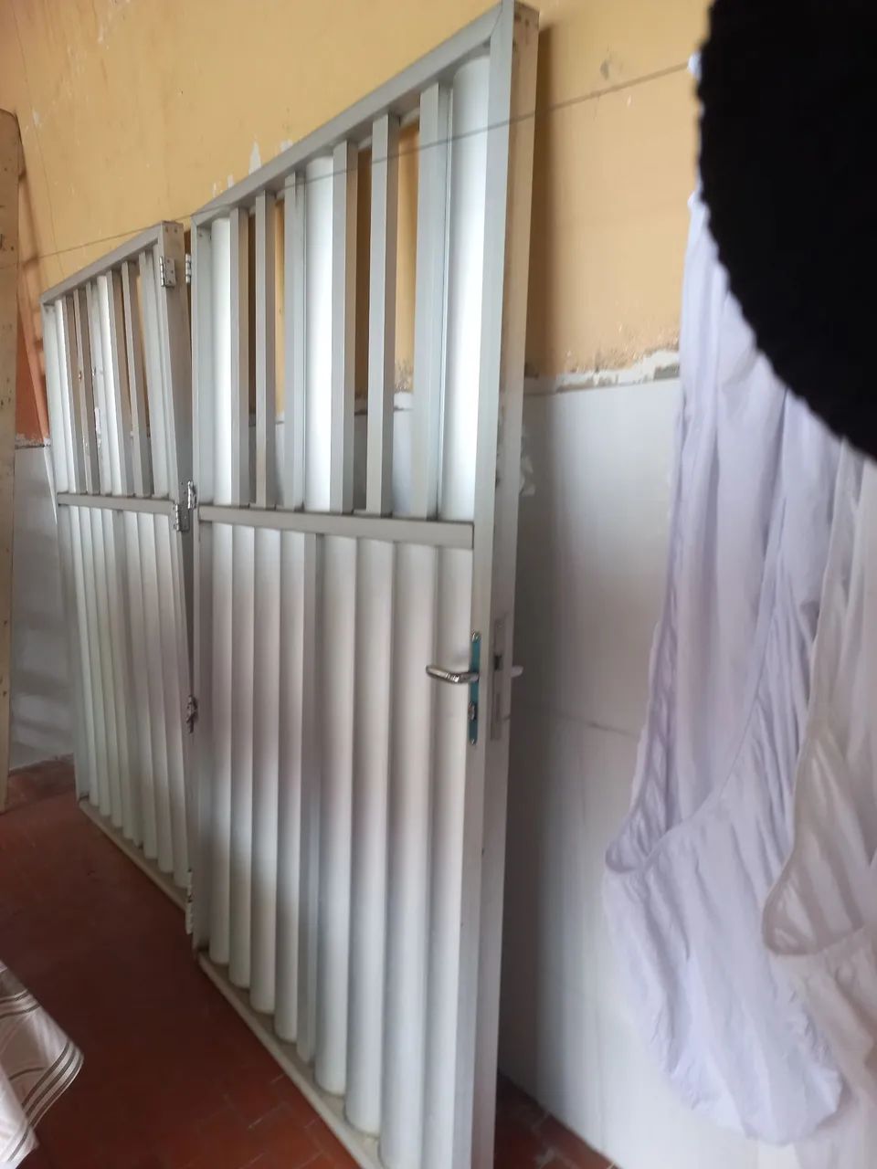 Portão de alumínio para área externa (2,52 largura  e 2,05 altura). - Foto 3