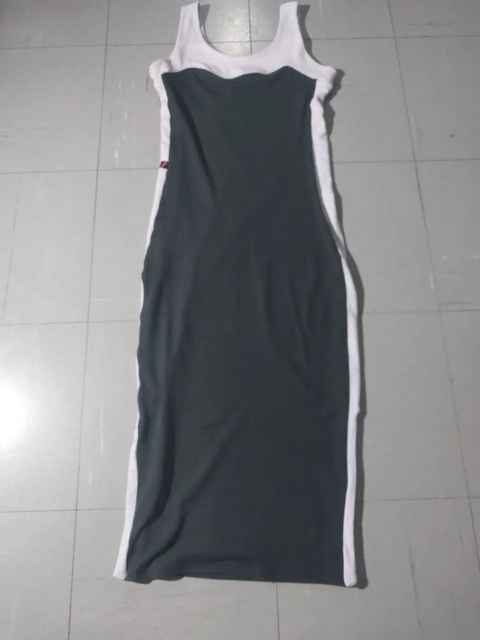 Vestido canelado verde com branco  - Foto 3