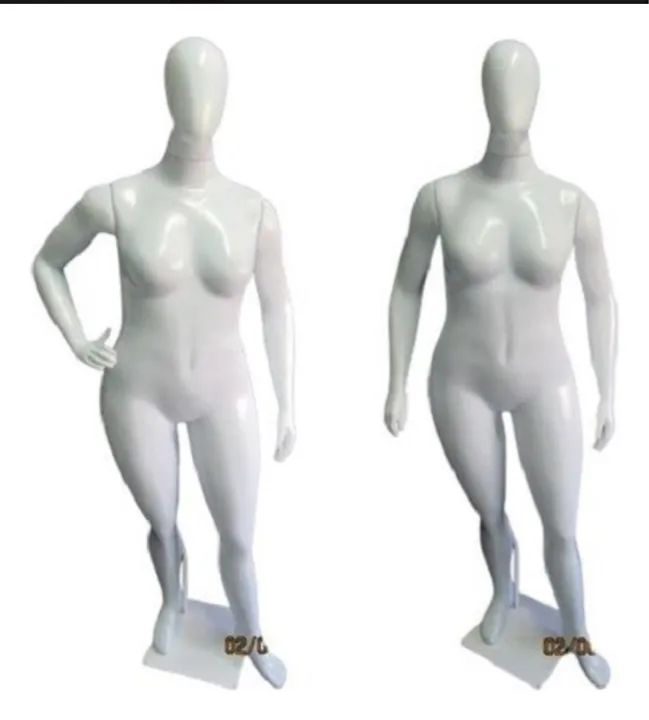 4 Manequins Femininos Plus Size