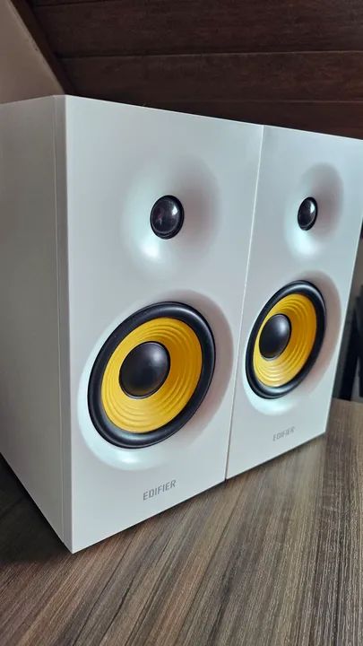 Monitor Edifier R1080BT - Qualidade de Som Perfeita e Conectividade Versátil!