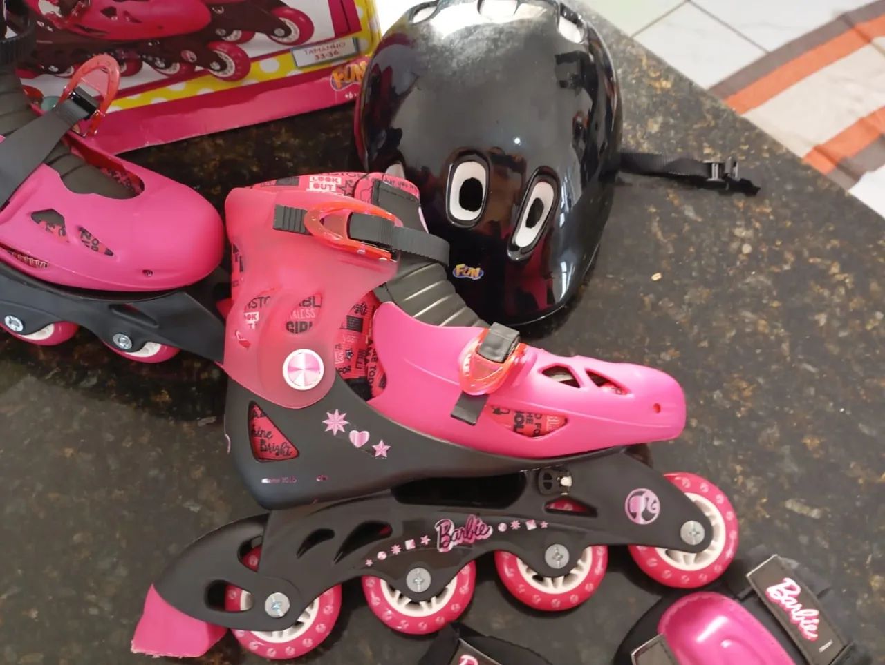 Patins  da barbie completo - Foto 3