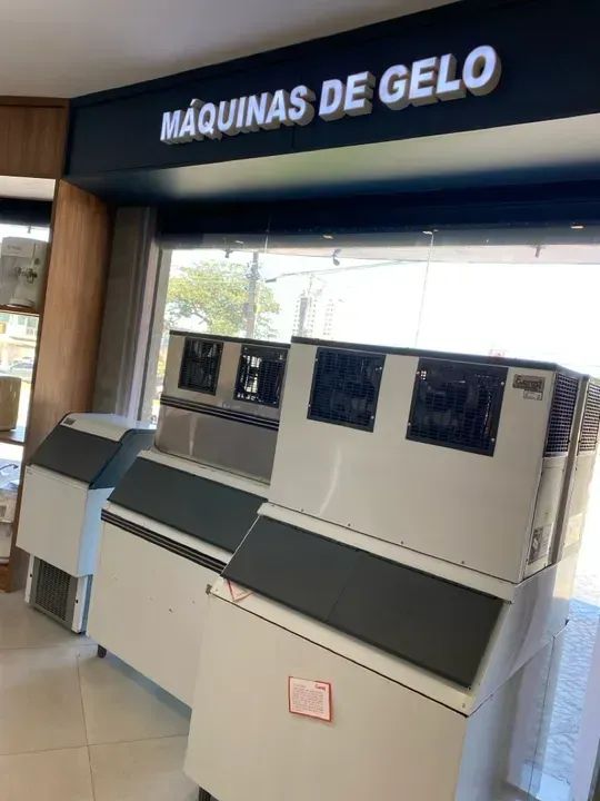 Maquina de Gelo Everest