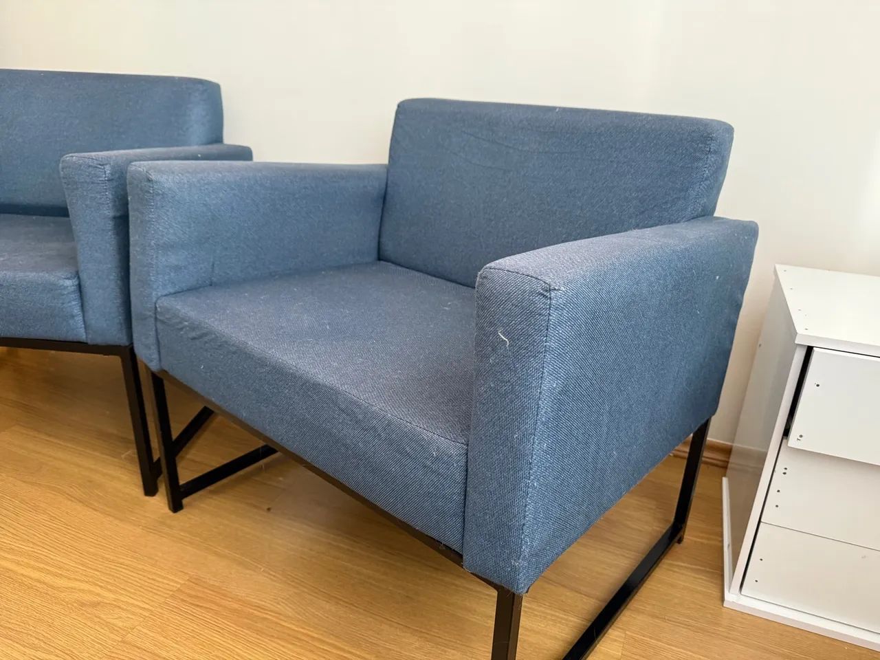 Duas Poltronas Suede  - Foto 4