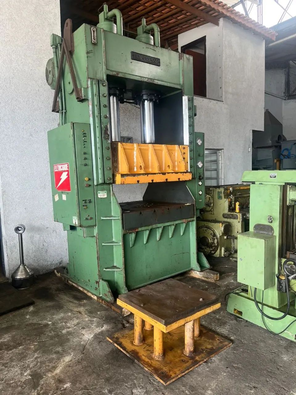 Prensa Hidráulica 200 Toneladas - Foto 2