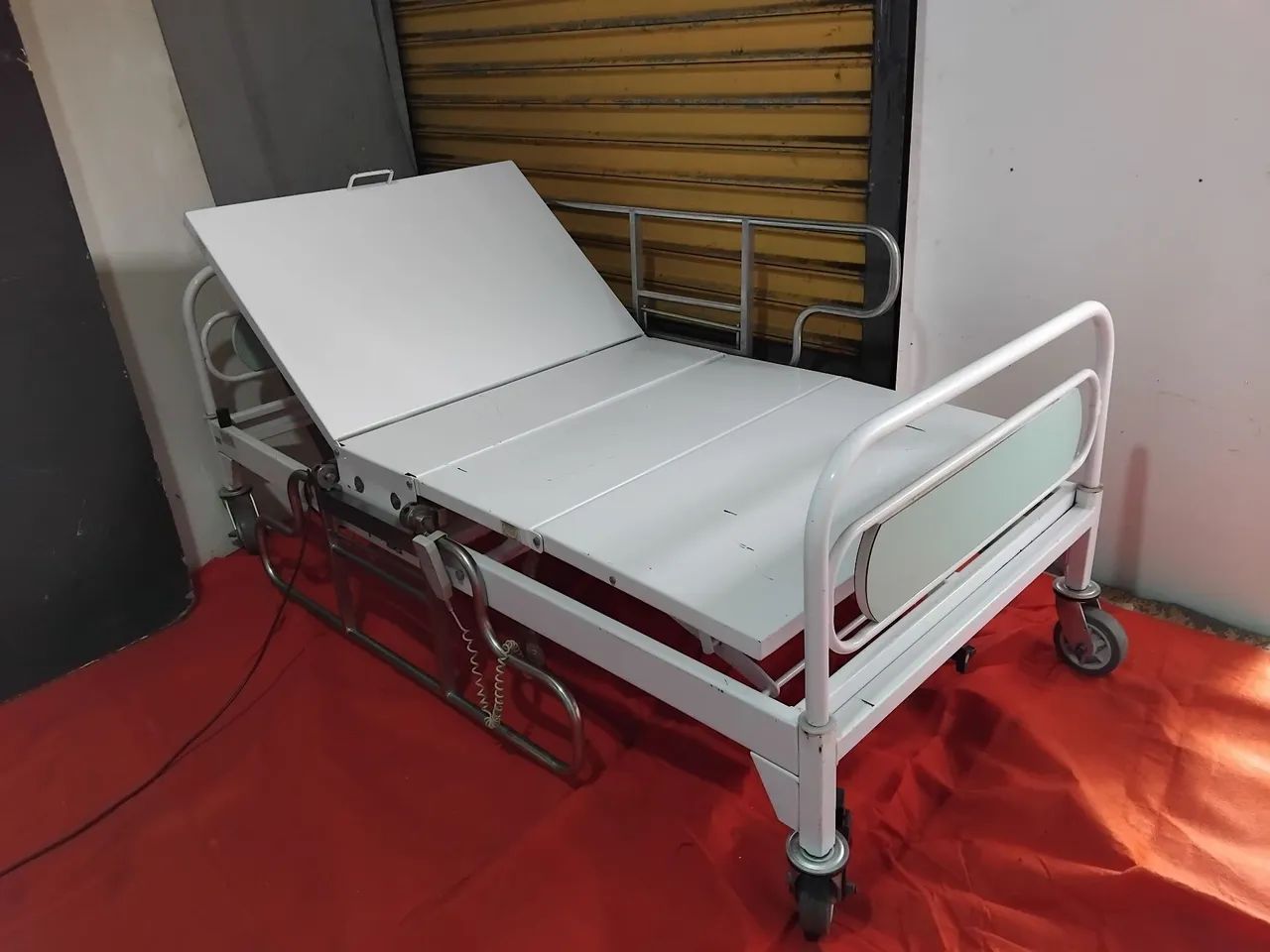 Cama hospitalar articulada elétrica.  - Foto 6