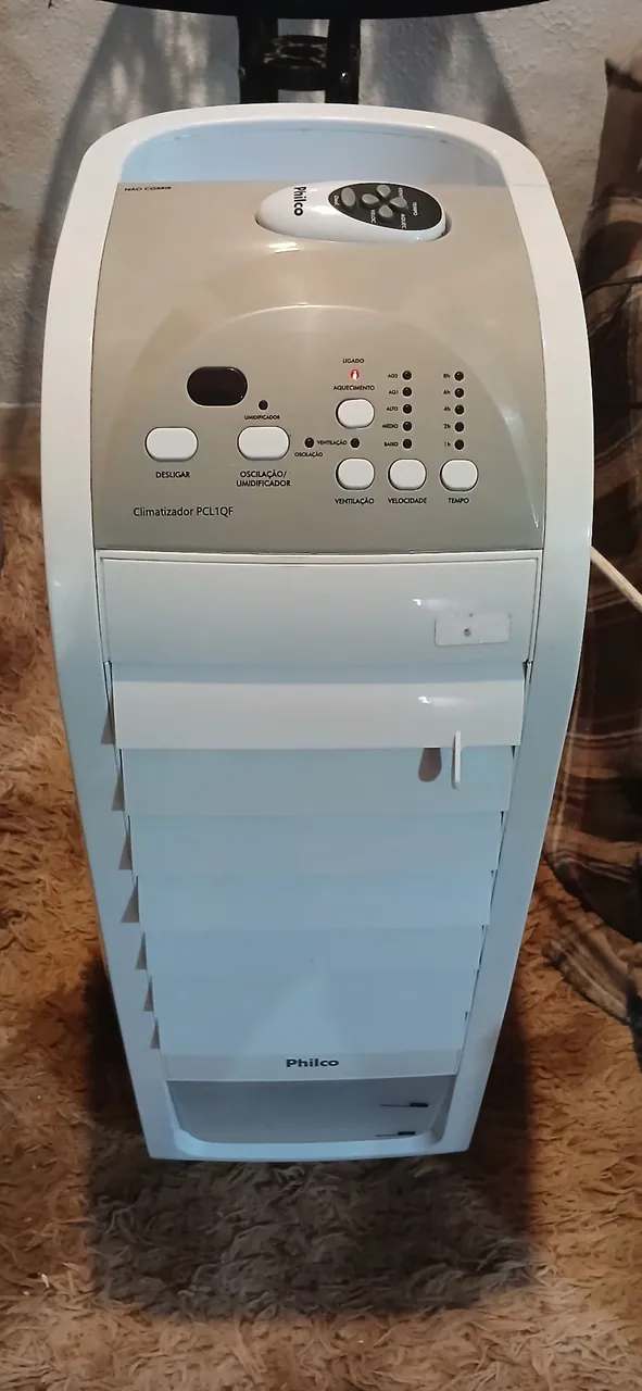 Climatizador Philco 110Vts, c/ controle remoto, quente e frio. Excelente estado.