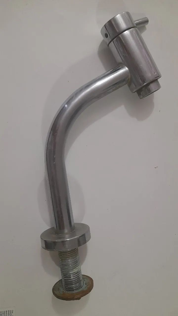 Torneiras Inox Deca - Bica Alta e Bica Baixa - Usadas em Bom Estado  - Foto 4