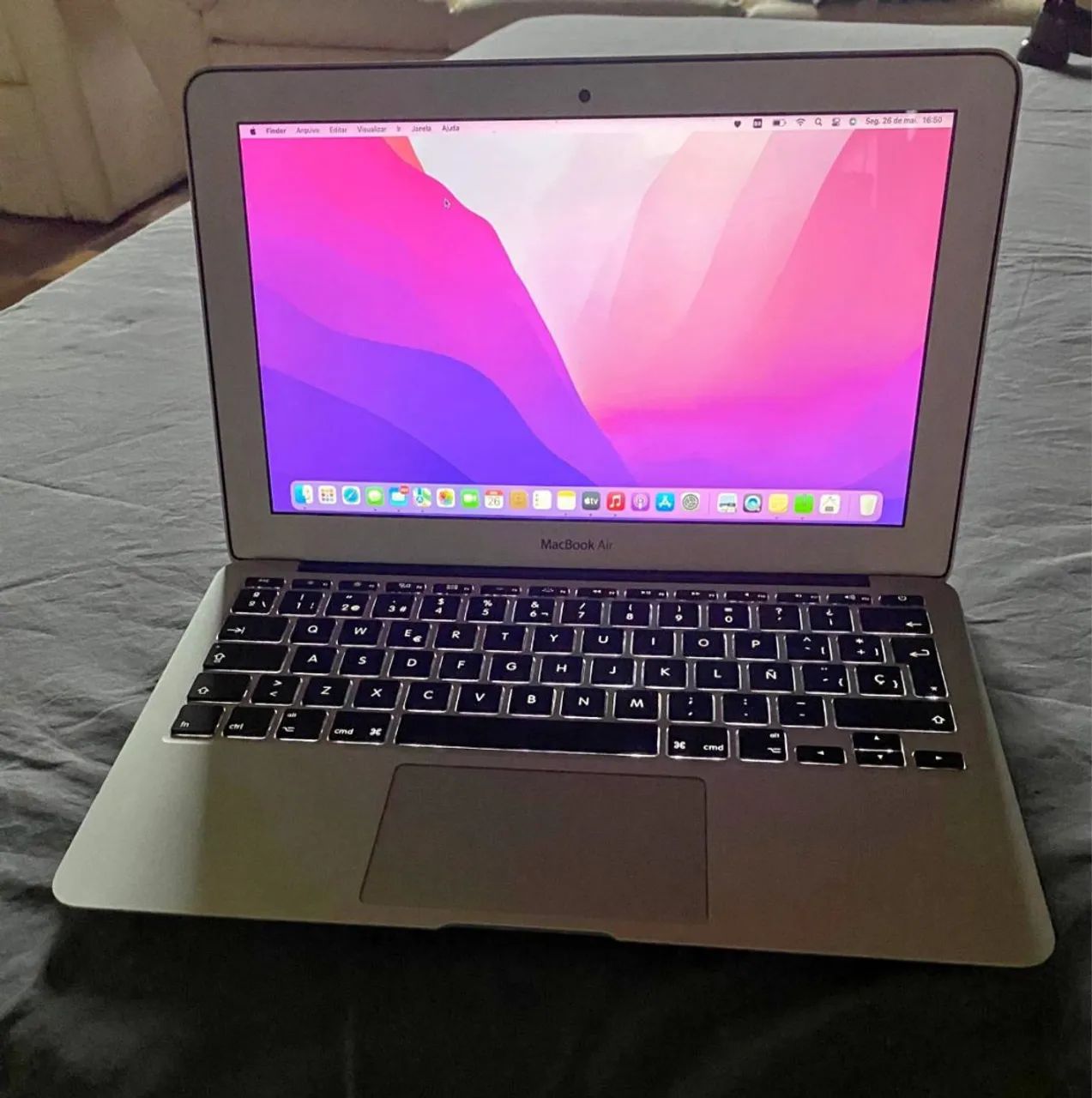 2015MacBook Air 11インチ i5 8GB251GB Apple