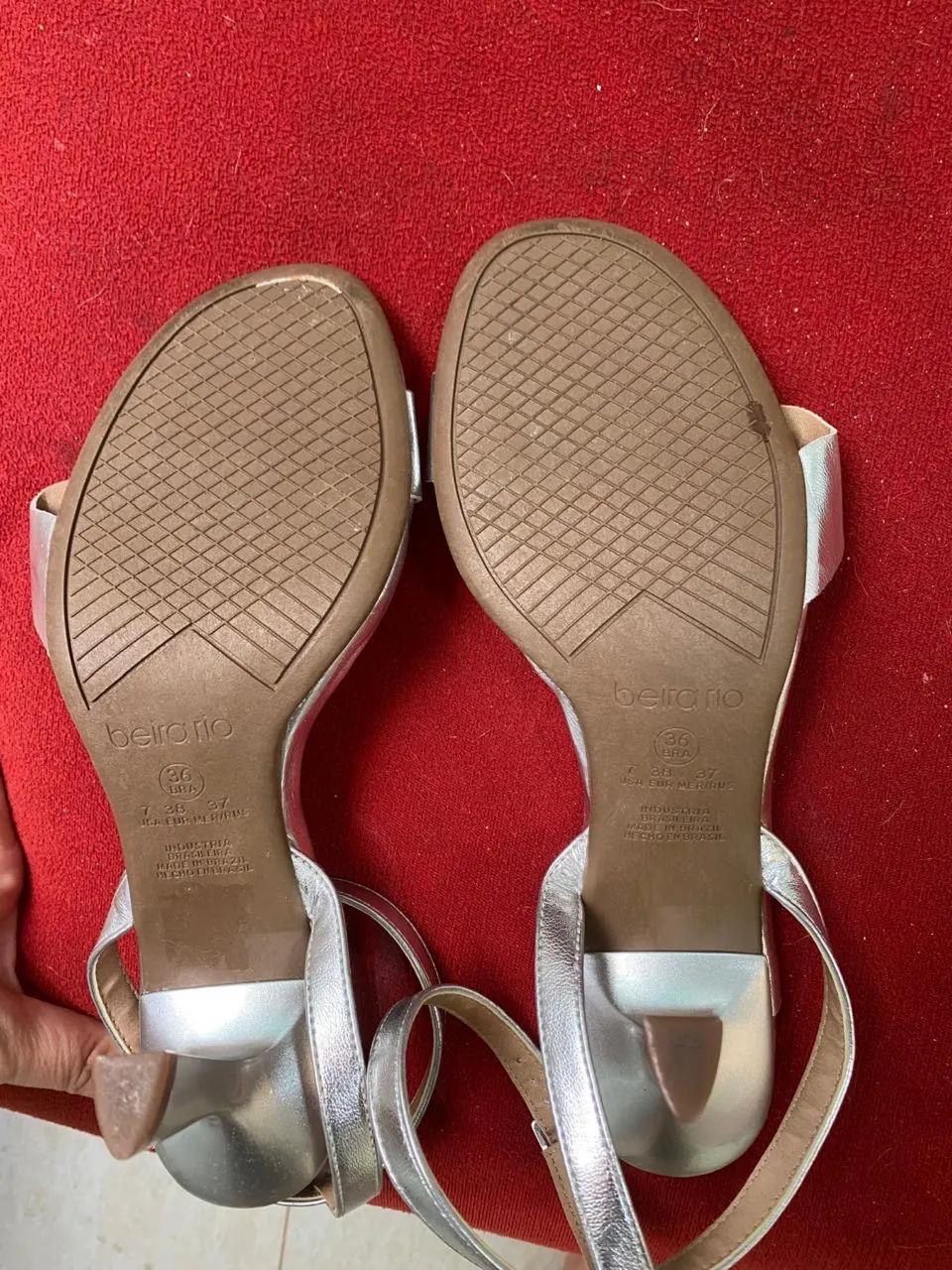 Vendo sandália prateada - Foto 4