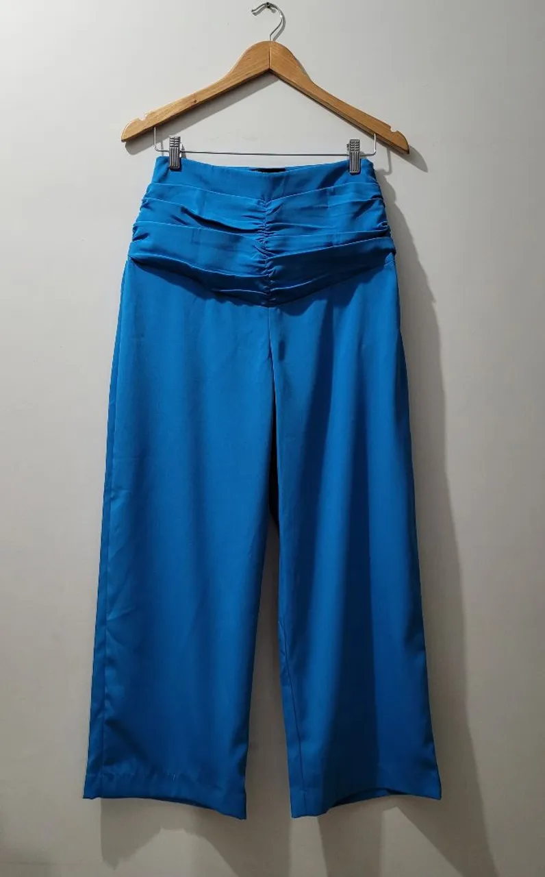 Calça reta em crepe 38