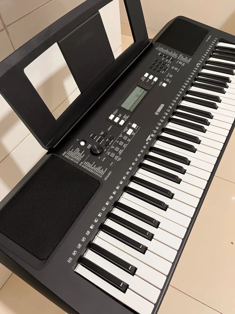 Teclado Yamaha PSR E373 (Ótimo P/ Igreja) - Foto 2