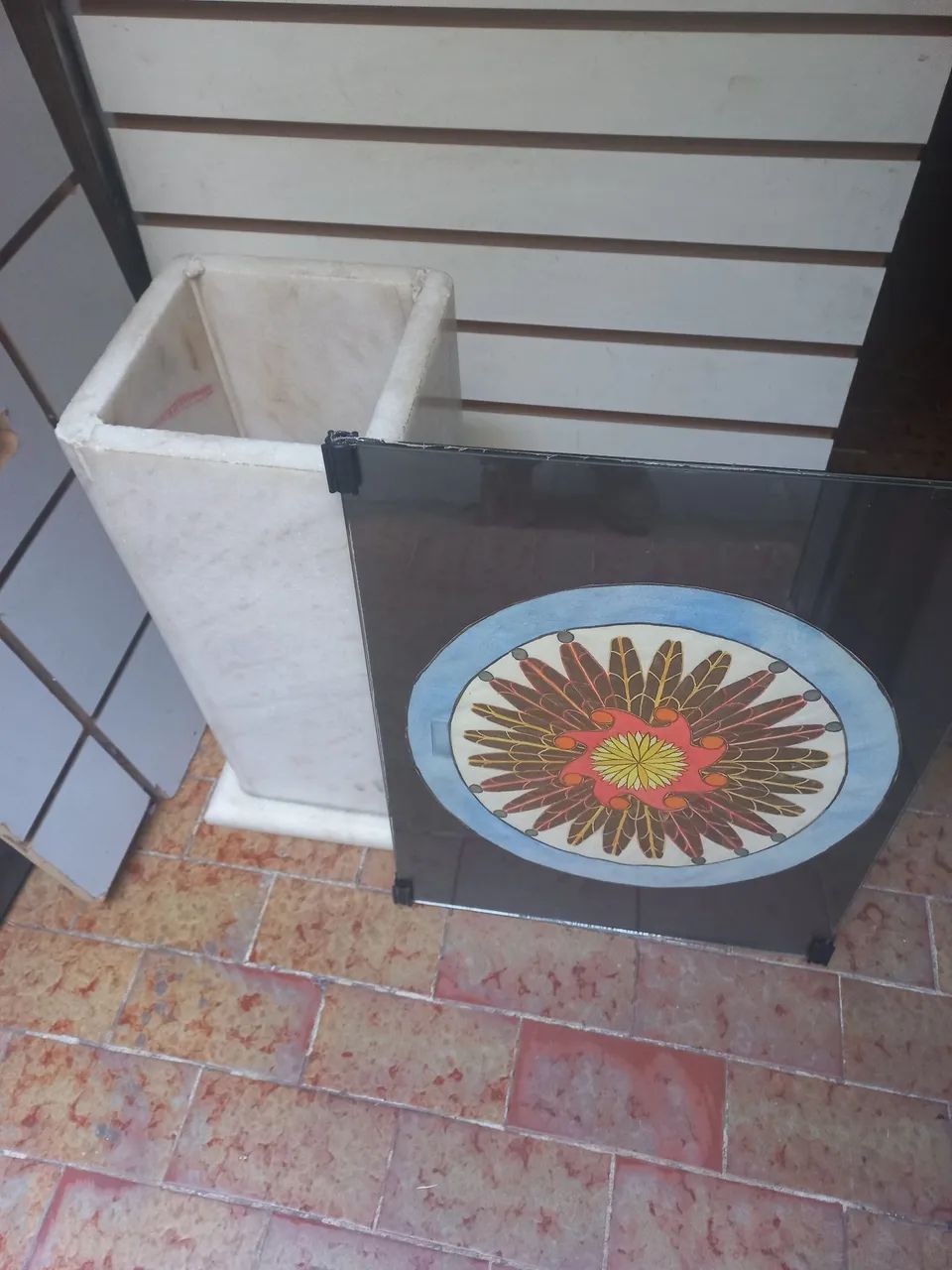 Mesa de centro pé de mármore tampo vidro  - Foto 5