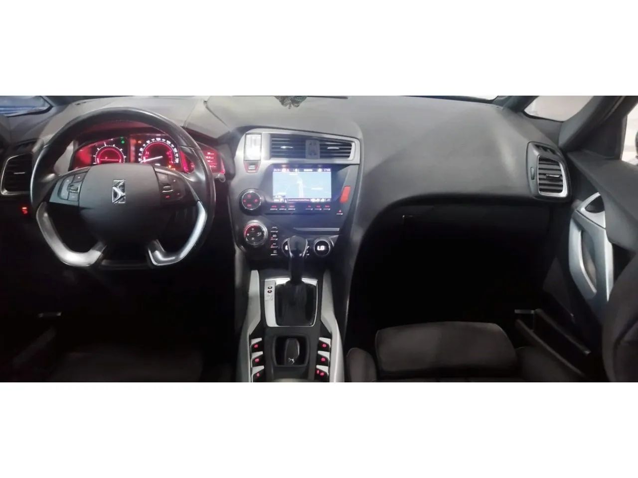 VENDO DS5 T/PANORÂMICO,UNICO DONO, LAUDO CAUTELAR APROVADO,IPVA 2025 GRATIS - Foto 4