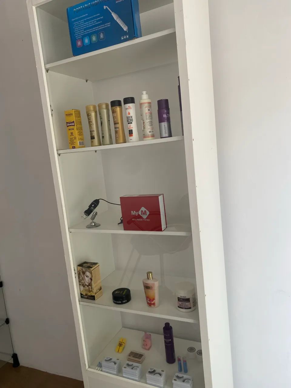 Shelf / Display Case64276666146689122