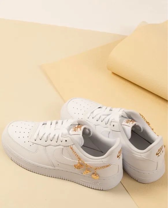 Tênis Nike Air Force 1 "07 Branco com correntinha  - Foto 3