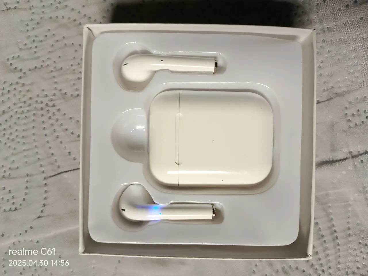 Fone de Ouvido Bluetooth - Novo