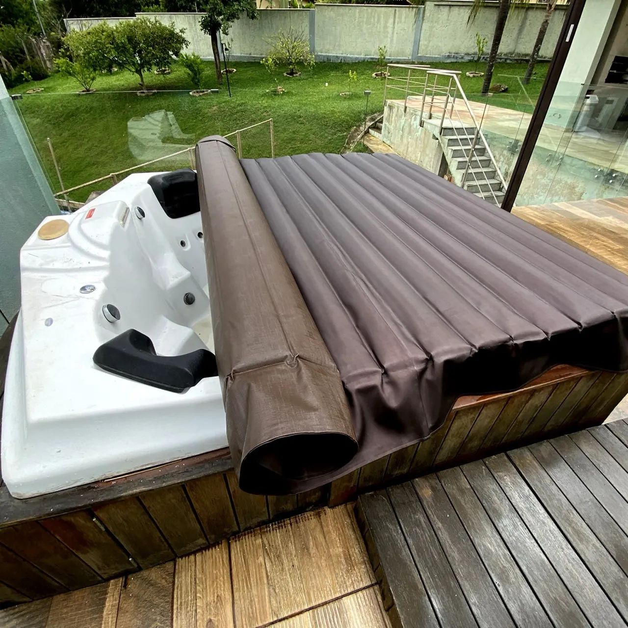 Capas P/ Jacuzzis Banheiras e Piscinas 