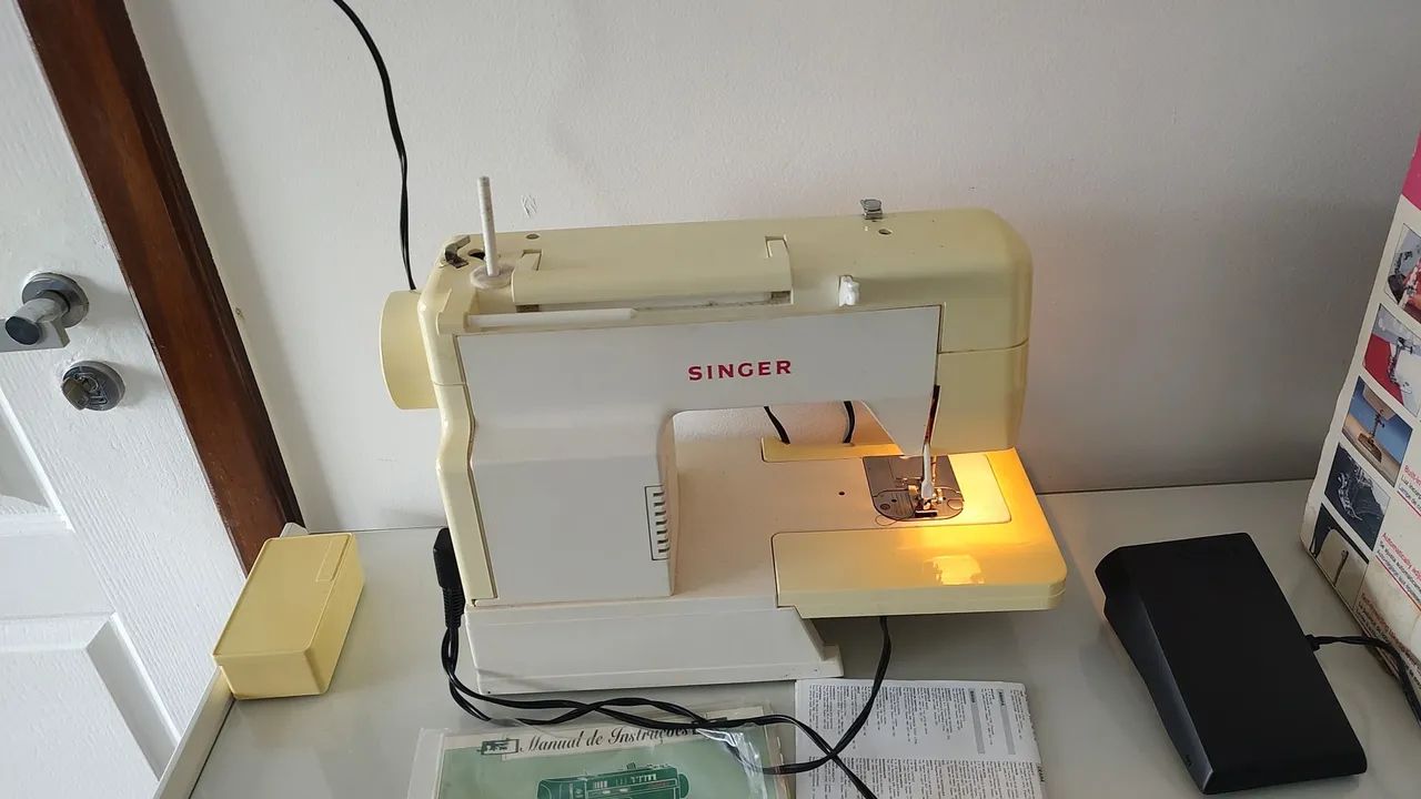 Máquina de costura Singer  - Foto 4