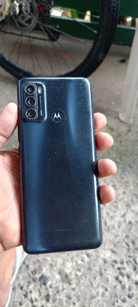 Moto g60 apenas trincado embaixo na tela