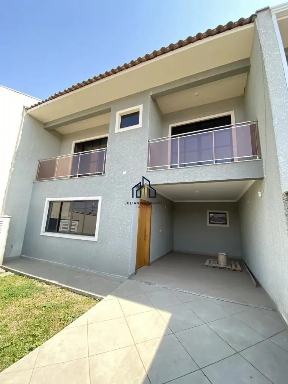 Sobrado à venda em São José dos Pinhais, bairro Cruzeiro REF: 456
