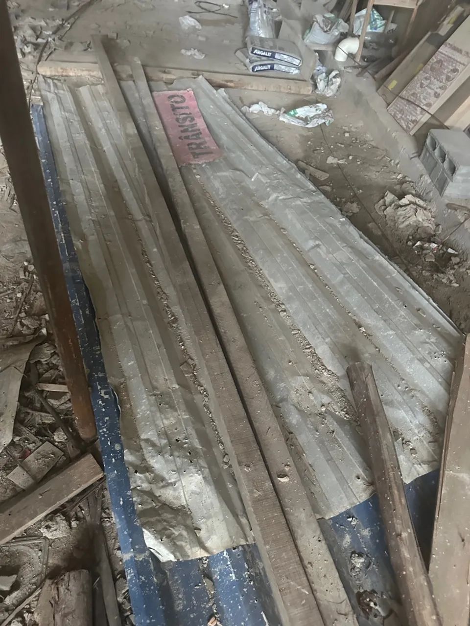 Telha galvanizada fechamento obra 