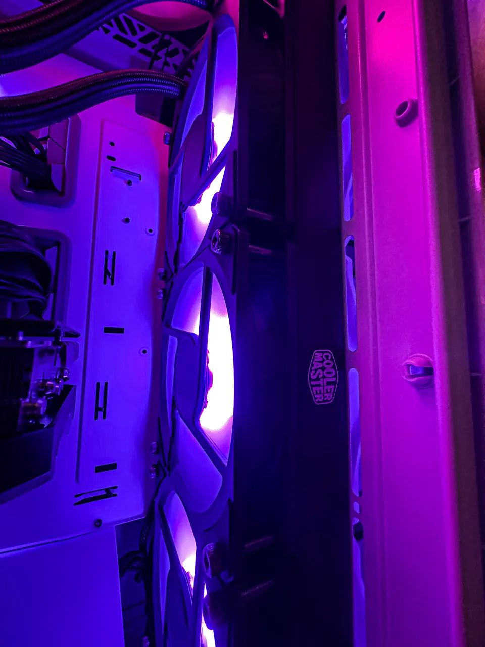 PC Gamer i7 13700K | RTX 4070 Ti | 64 GB RAM | WaterCooler 360mm | 2TB M.2 + SSD + 4TB HDD - Foto 4