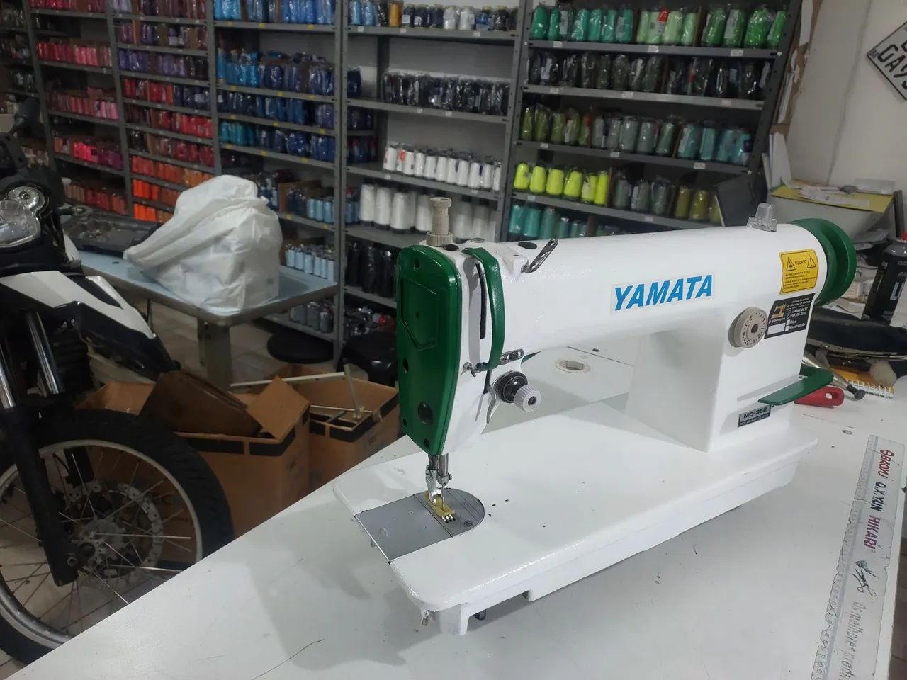 Máquina de Costura Industrial Yamata completa motor silencioso  - Foto 4