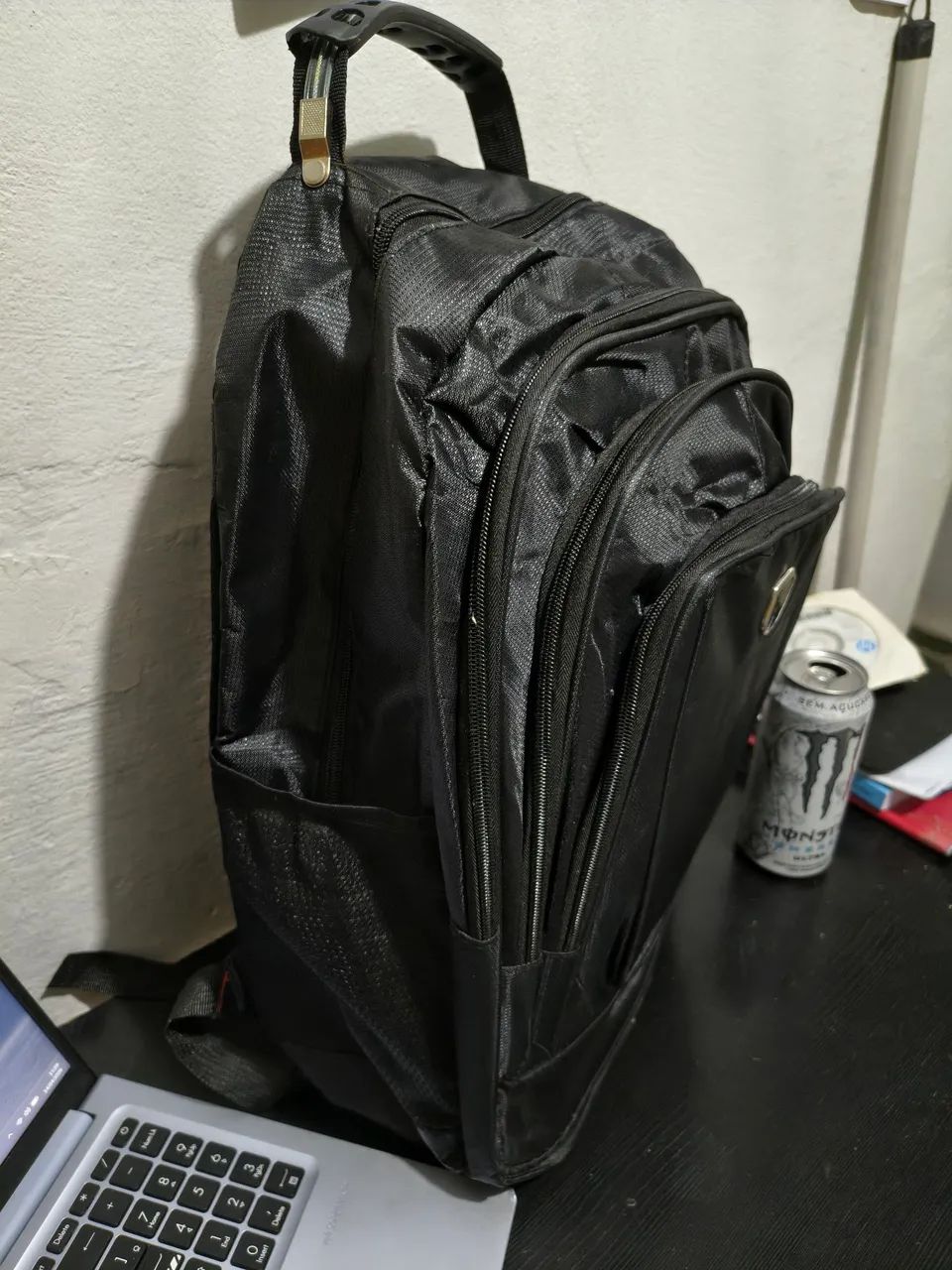 Mochila com 4 bolsos Nova - Foto 2