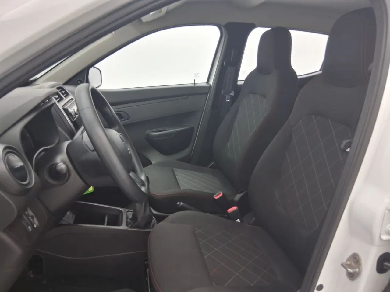 Renault Kwid 1.0 Zen, foto 16 de 18