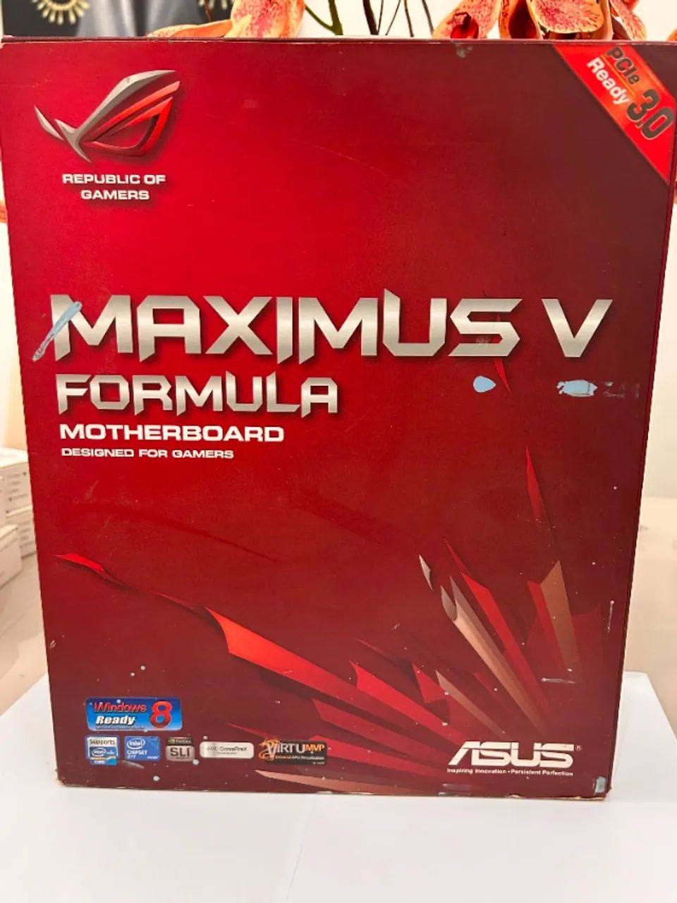 ASUS Maximus V Formula (Intel Z77 / LGA 1155) - Funcionando com observação