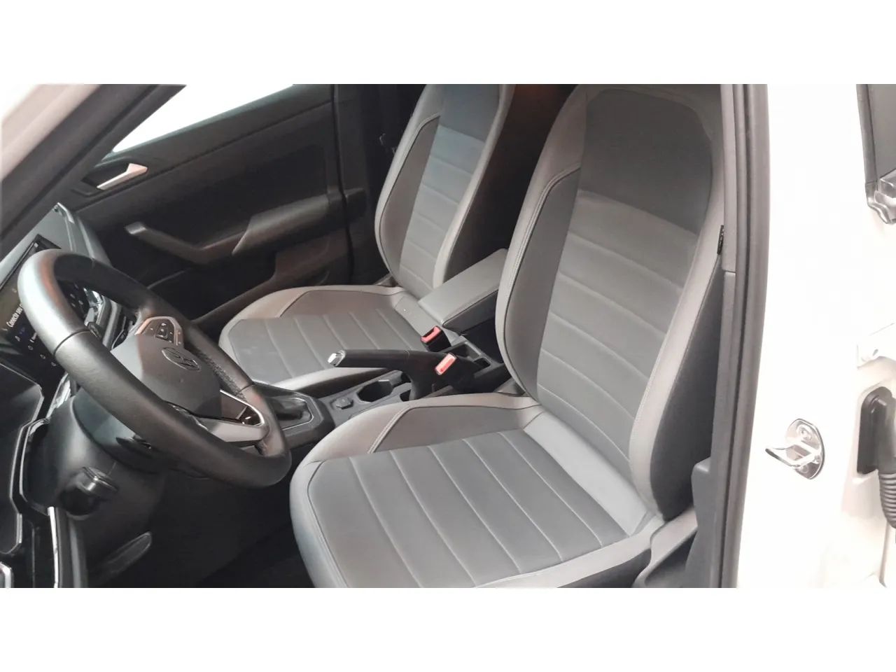 Volkswagen Nivus Highline 1.0 200 TSI Flex Aut., foto 12 de 16