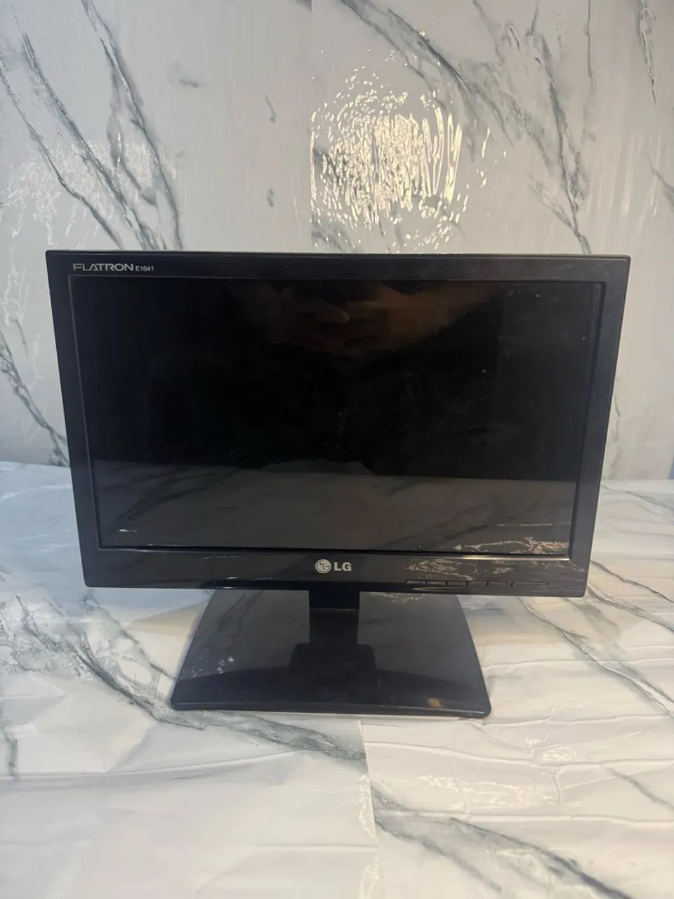 Monitor LG Flatron E1641C Usado
