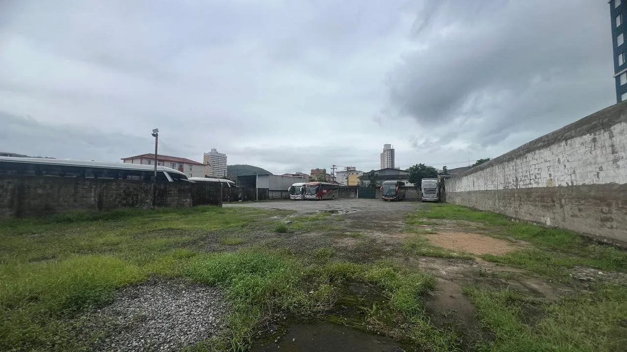 Terreno plano compactado à venda próximo ao centro de São Vicente - Foto 10