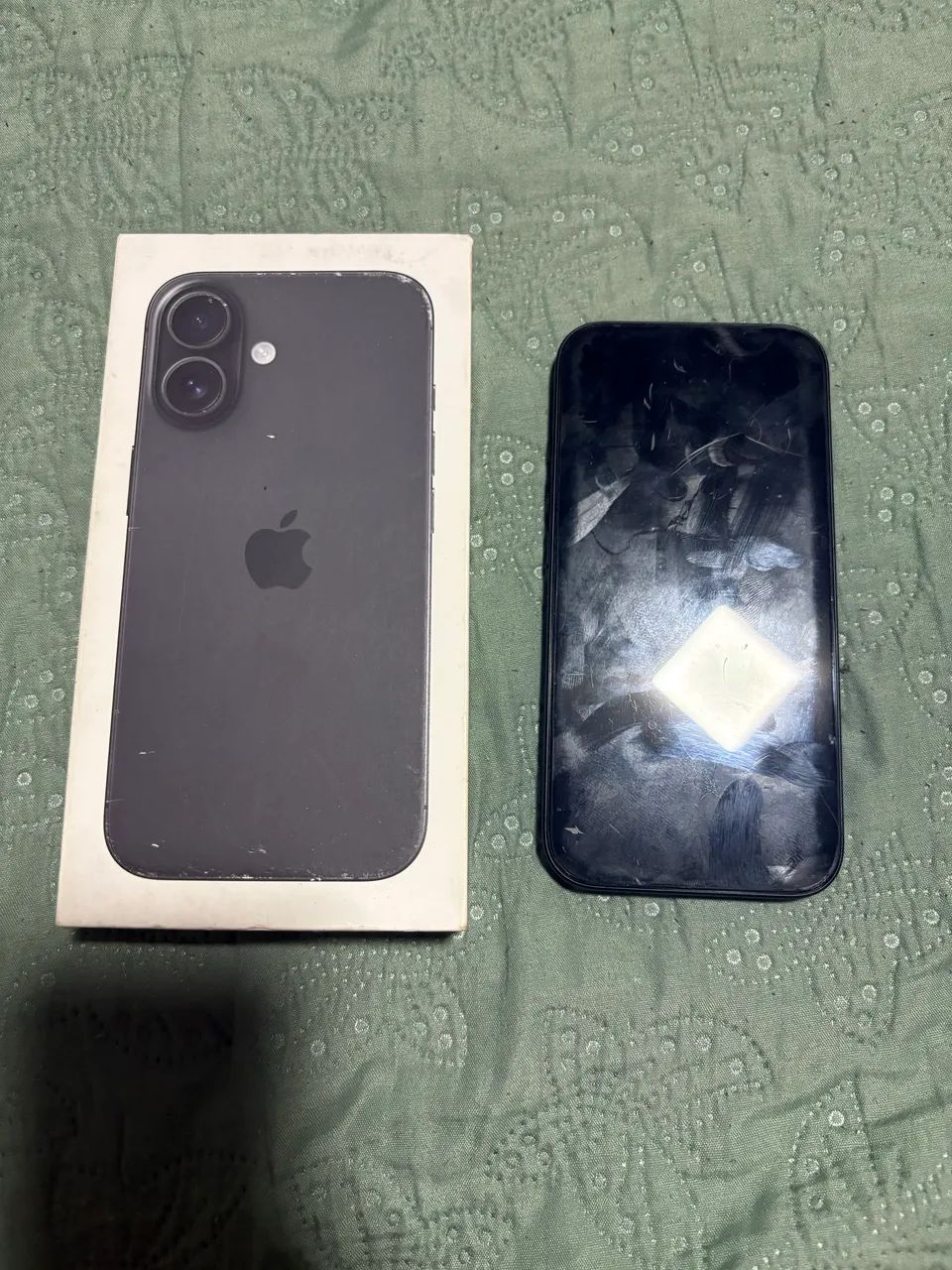 iPhone 16 na caixa, bateria 100%