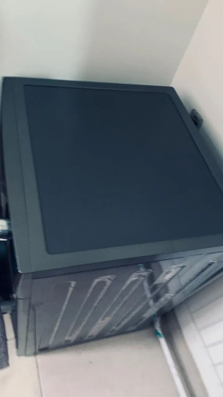 Máquina de lavar e secar roupa 
