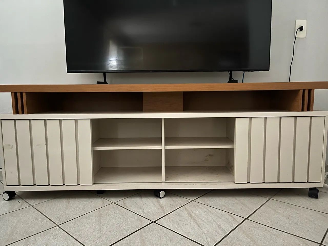 Rack para tv com rodinhas  - Foto 4