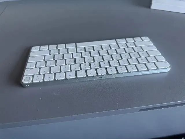 Apple Magic Keyboard com Touch ID branco - Foto 3