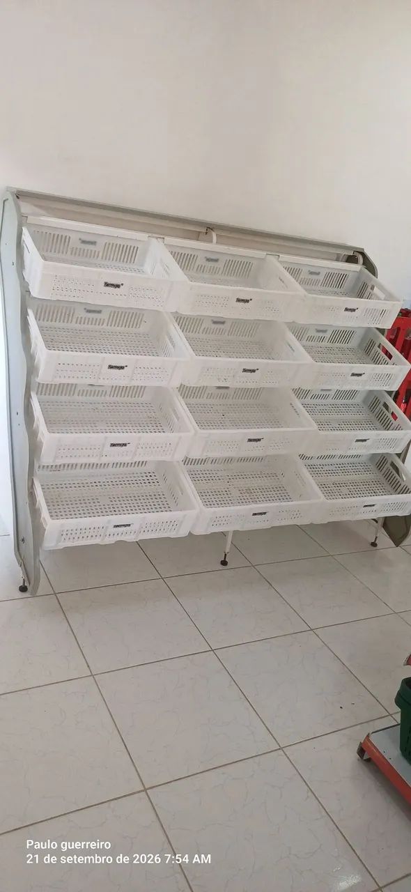 Vendo fruteiras com 12 Caixa seminova - Foto 2