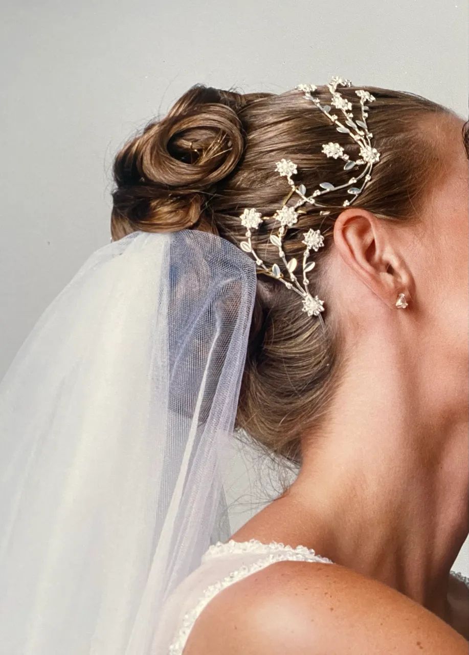 Tiara de Noiva Floral Dourada com Pérolas e Cristais / Grinalda Boho  - Foto 4